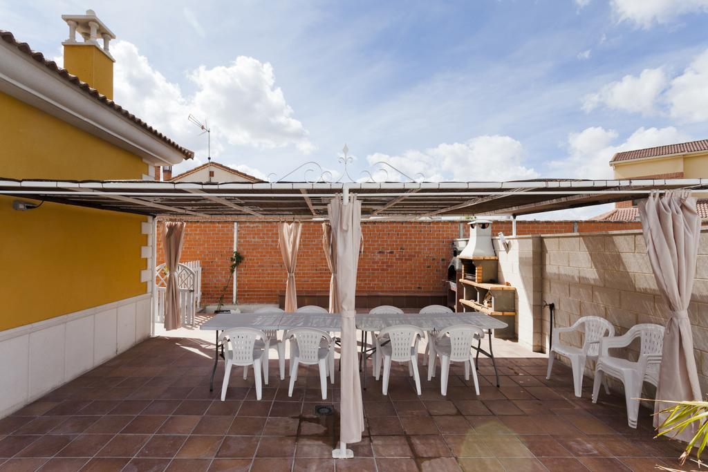 Tiara Vacaciones Villa Nava de la Asuncion Bagian luar foto