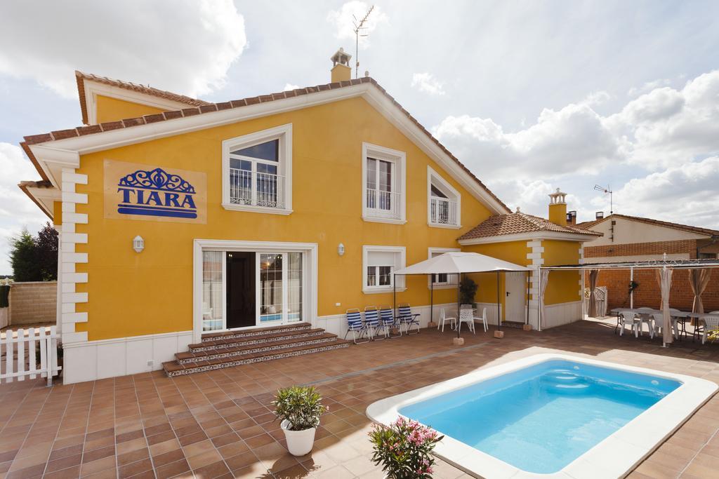 Tiara Vacaciones Villa Nava de la Asuncion Bagian luar foto