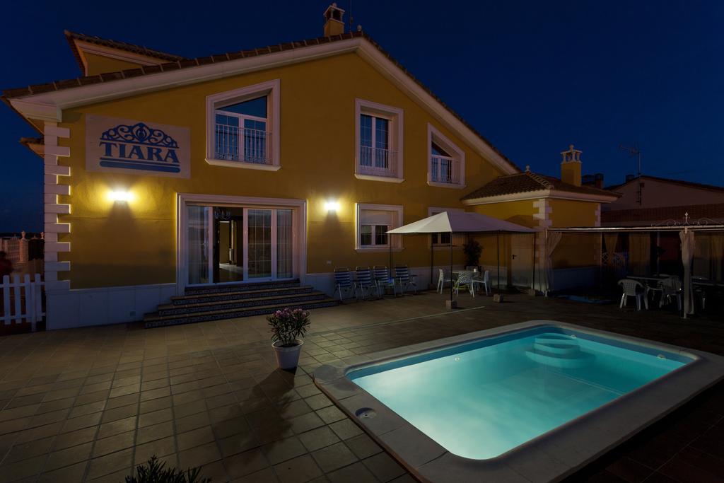 Tiara Vacaciones Villa Nava de la Asuncion Bagian luar foto