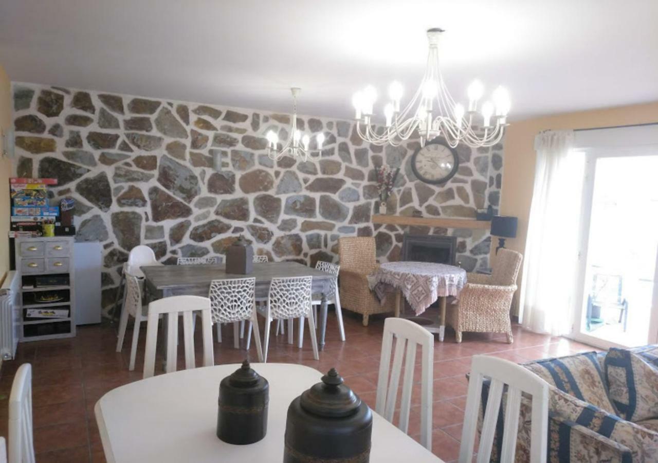 Tiara Vacaciones Villa Nava de la Asuncion Bagian luar foto